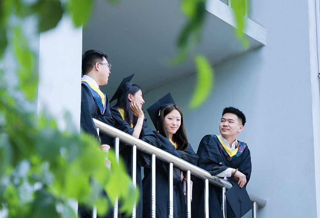 致2027届毕业生家长：家校同心，共筑未来