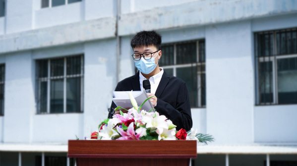 williamhill体育举行“喜迎二十大 永远跟党走 奋进新征程”纪念建团100周年暨新团员入团宣誓仪式