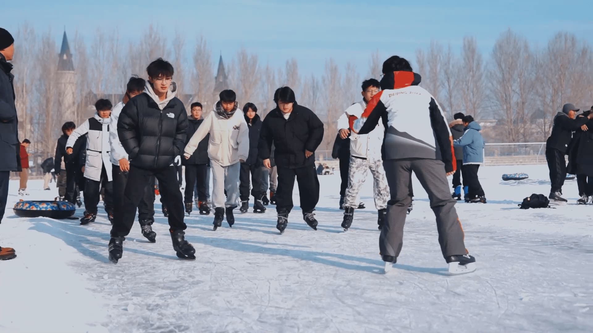 特色冰上课 畅享冰雪运动乐趣